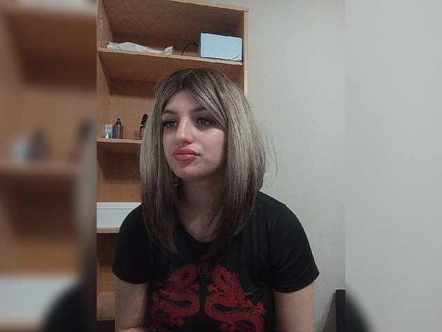Sonyagasay live cam on BongaCams