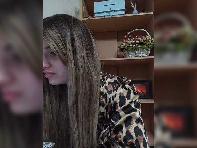 Sonyagasay live cam on BongaCams