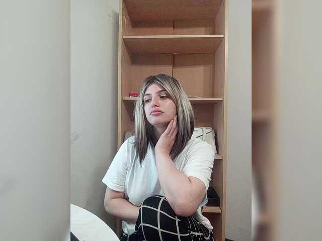 Sonyagasay live cam on BongaCams