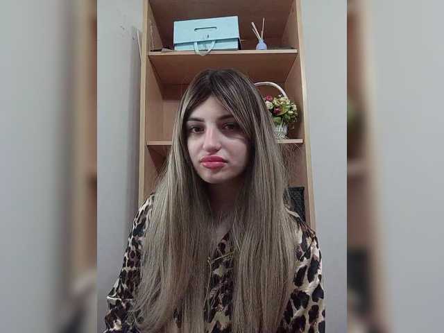Sonyagasay live cam on BongaCams