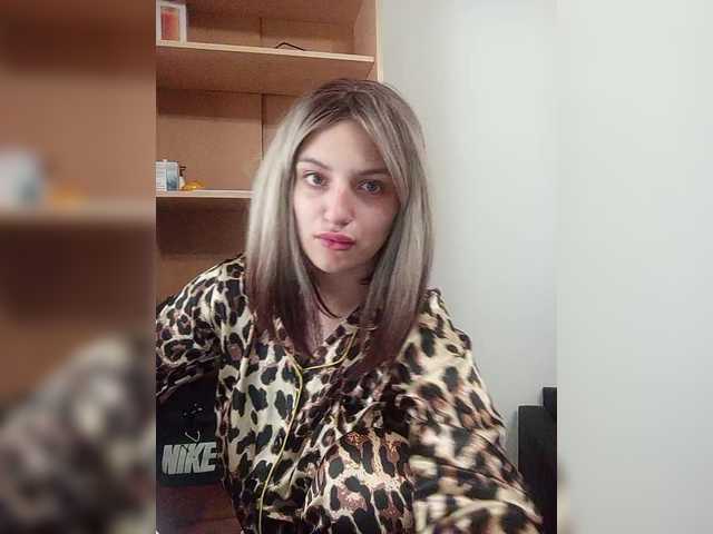 Sonyagasay live cam on BongaCams