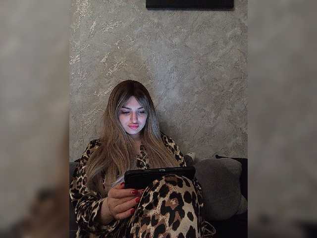 Sonyagasay live cam on BongaCams