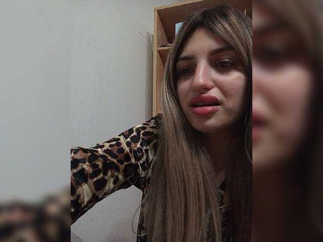 Sonyagasay live cam on BongaCams