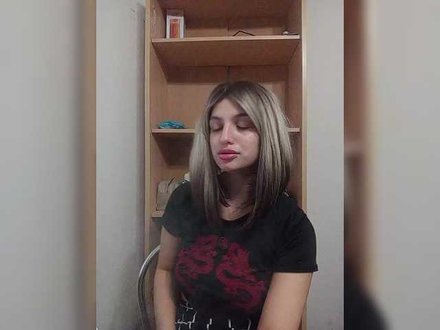 Sonyagasay live cam on BongaCams