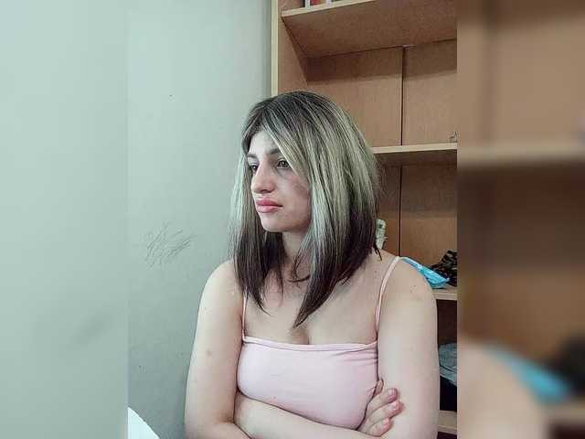 Sonyagasay live cam on BongaCams