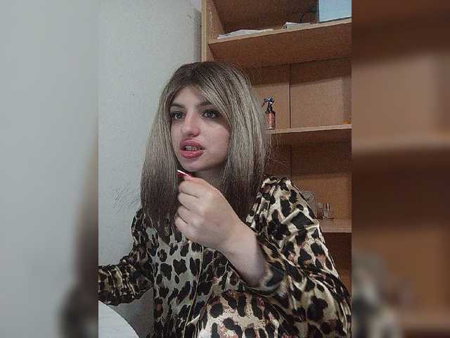 Sonyagasay live cam on BongaCams