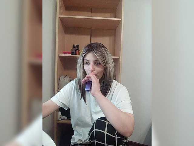 Sonyagasay live cam on BongaCams