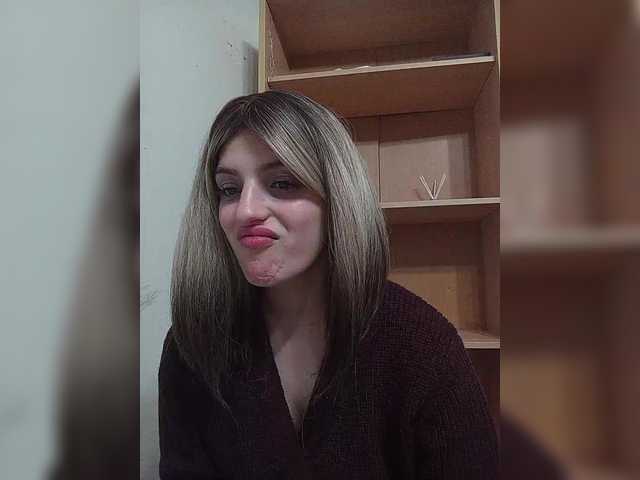 Sonyagasay live cam on BongaCams