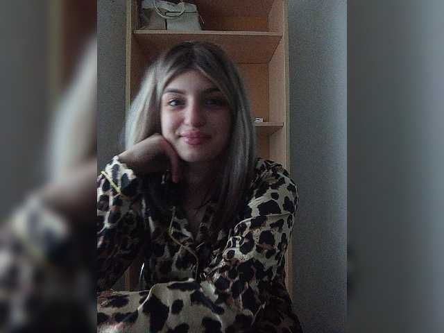 Sonyagasay live cam on BongaCams