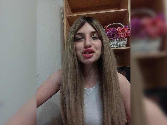 Sonyagasay live cam on BongaCams