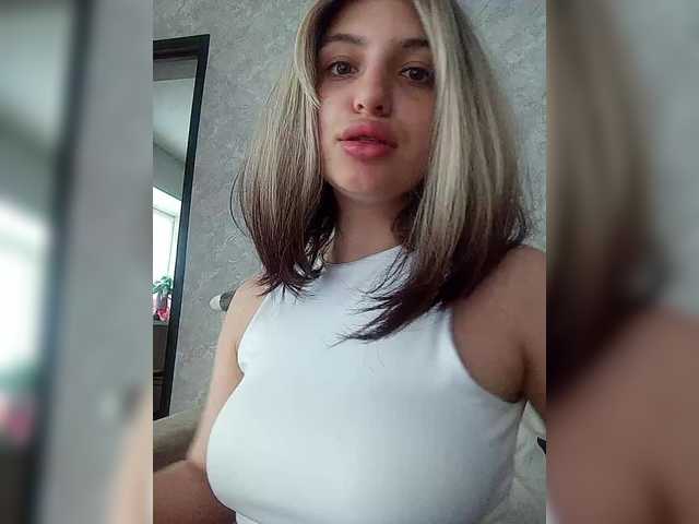 Sonyagasay live cam on BongaCams