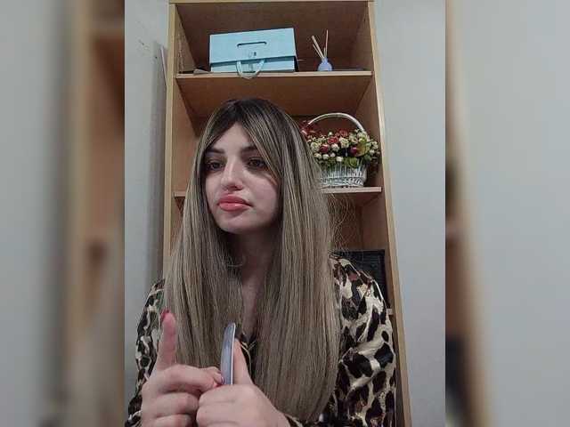 Sonyagasay live cam on BongaCams