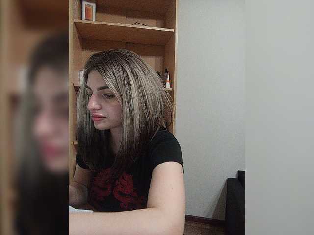 Sonyagasay live cam on BongaCams