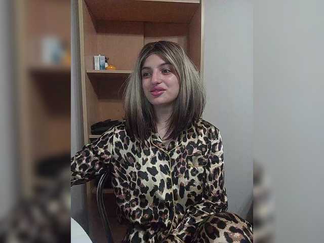 Sonyagasay live cam on BongaCams