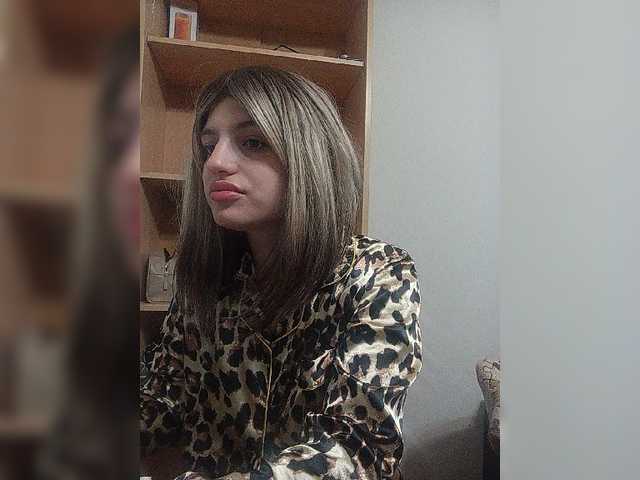Sonyagasay live cam on BongaCams