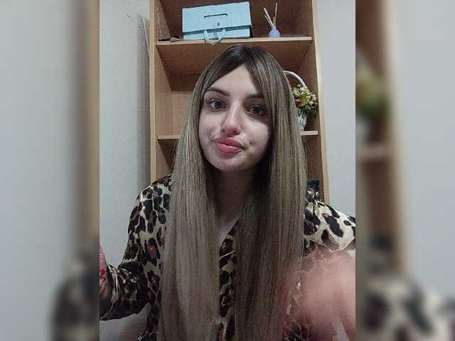 Sonyagasay live cam on BongaCams