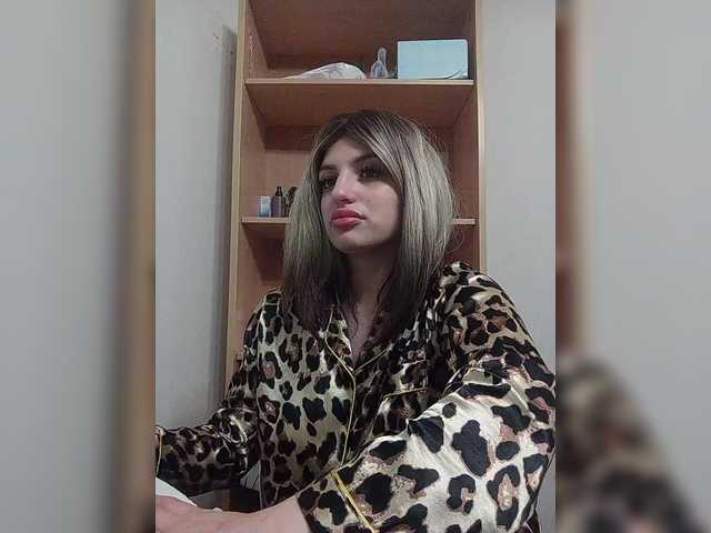 Sonyagasay live cam on BongaCams