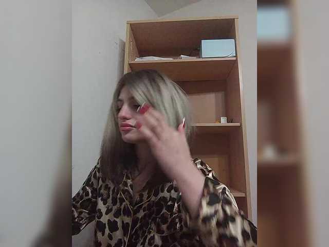 Sonyagasay live cam on BongaCams
