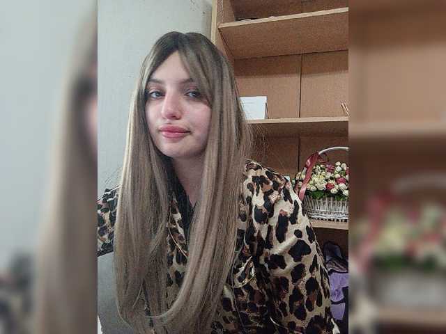 Sonyagasay live cam on BongaCams