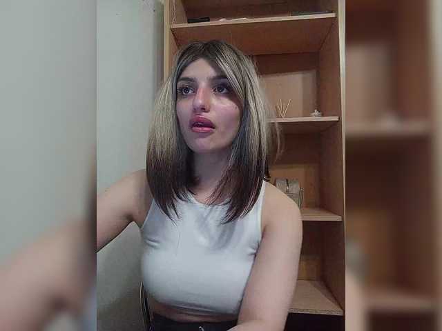 Chat with Gjasjaajrssfju live cam