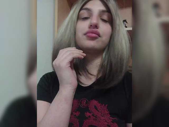 Sonyagasay live cam on BongaCams