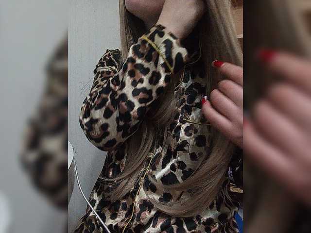 Sonyagasay live cam on BongaCams