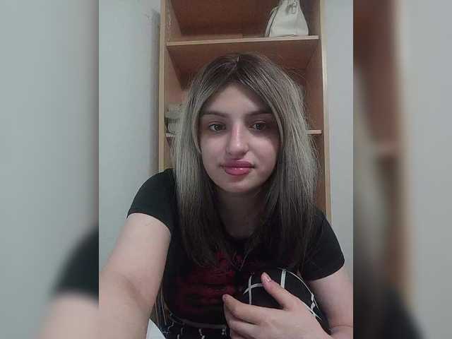Sonyagasay live cam on BongaCams