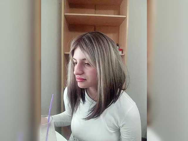 Sonyagasay live cam on BongaCams