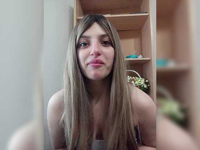 Sonyagasay live cam on BongaCams
