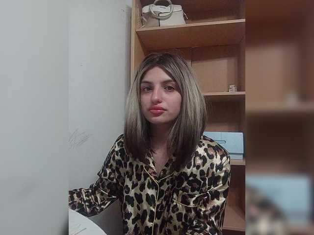 Sonyagasay live cam on BongaCams