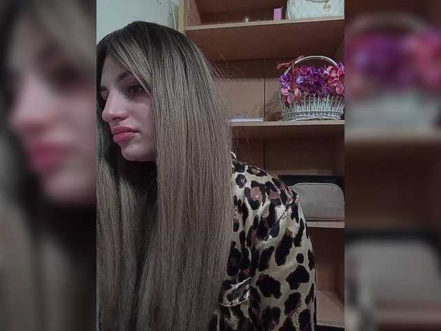 Sonyagasay live cam on BongaCams