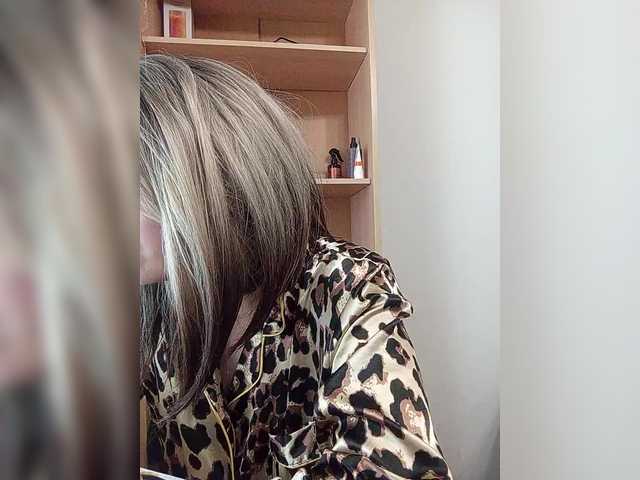 Sonyagasay live cam on BongaCams