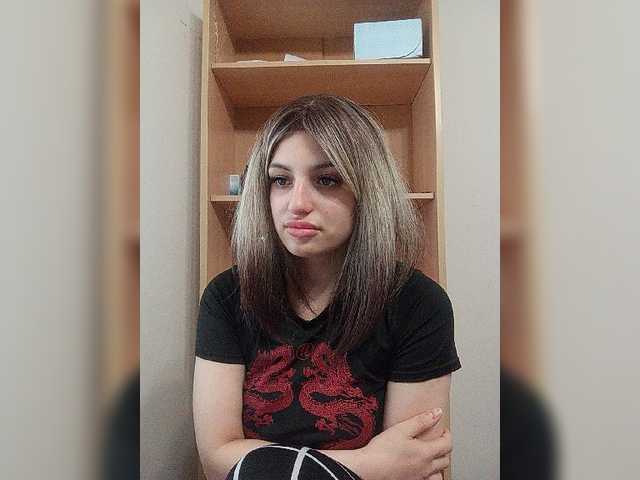 Sonyagasay live cam on BongaCams