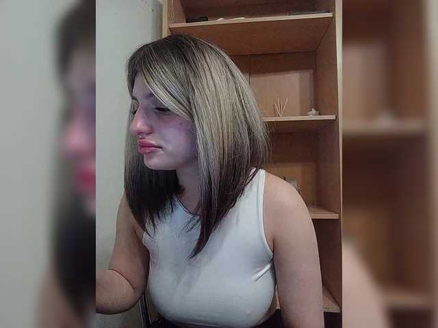 Sonyagasay live cam on BongaCams