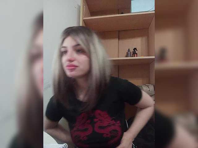 Sonyagasay live cam on BongaCams