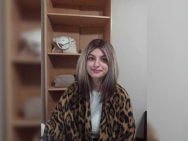 Sonyagasay live cam on BongaCams