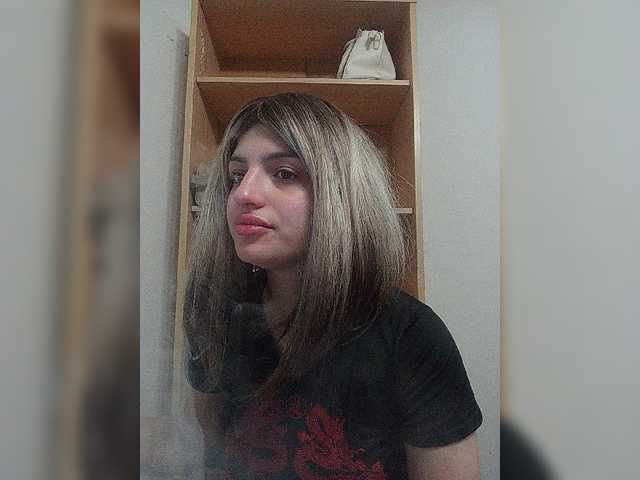 Sonyagasay live cam on BongaCams