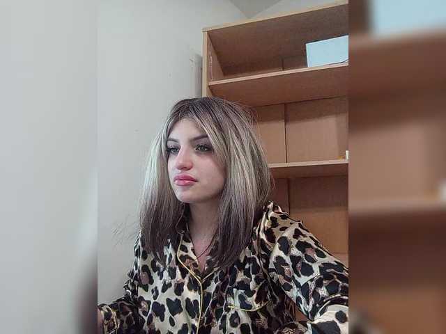 Sonyagasay live cam on BongaCams