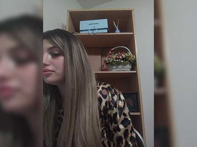 Sonyagasay live cam on BongaCams