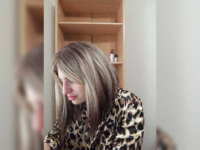 Sonyagasay live cam on BongaCams