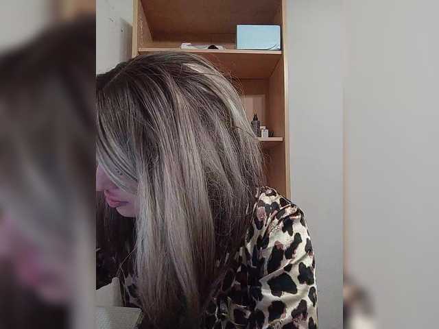 Sonyagasay live cam on BongaCams