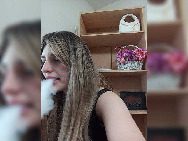 Sonyagasay live cam on BongaCams