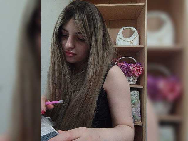 Sonyagasay live cam on BongaCams