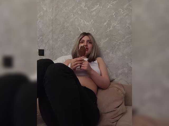 Sonyagasay live cam on BongaCams