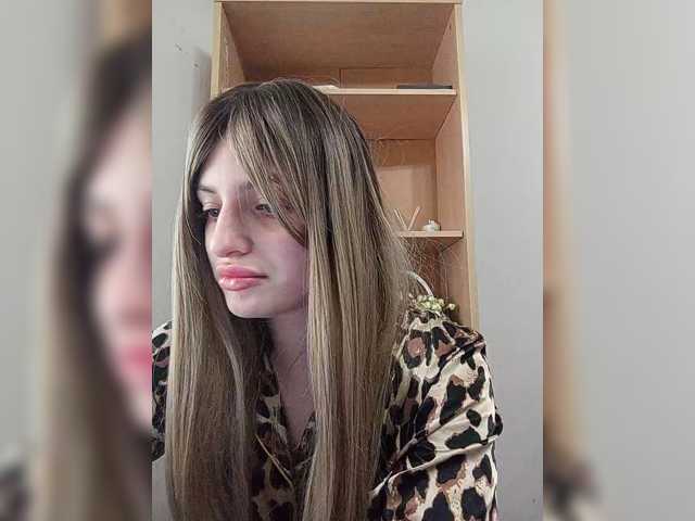 Sonyagasay live cam on BongaCams