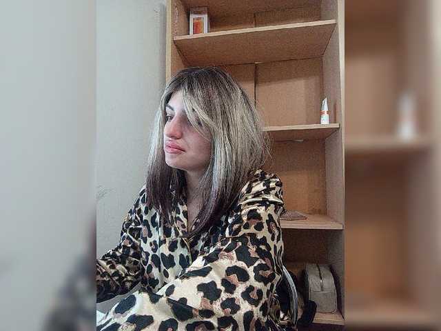 Sonyagasay live cam on BongaCams