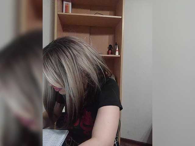 Sonyagasay live cam on BongaCams