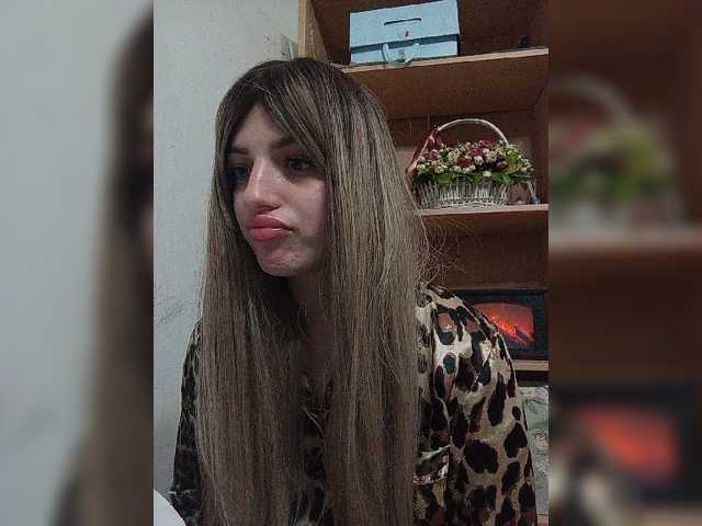Sonyagasay live cam on BongaCams