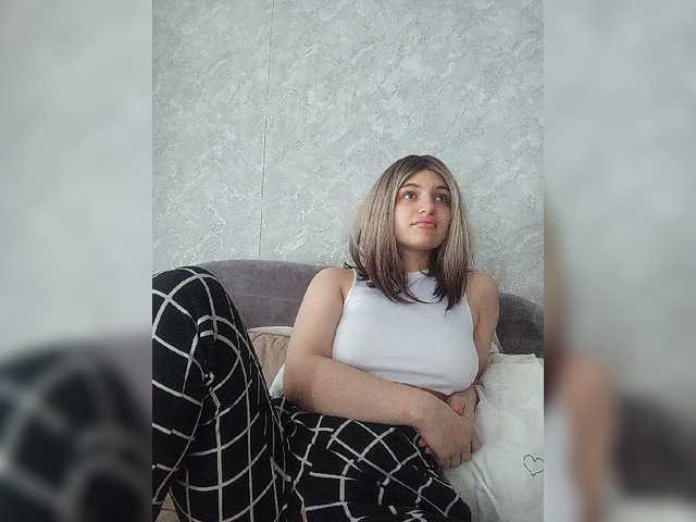 Sonyagasay live cam on BongaCams