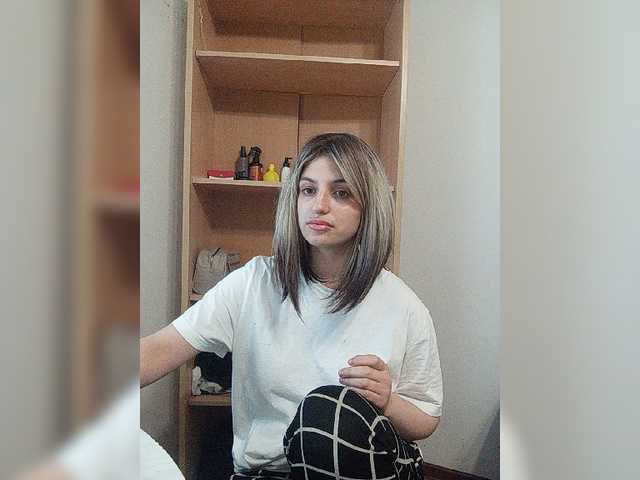 Sonyagasay live cam on BongaCams